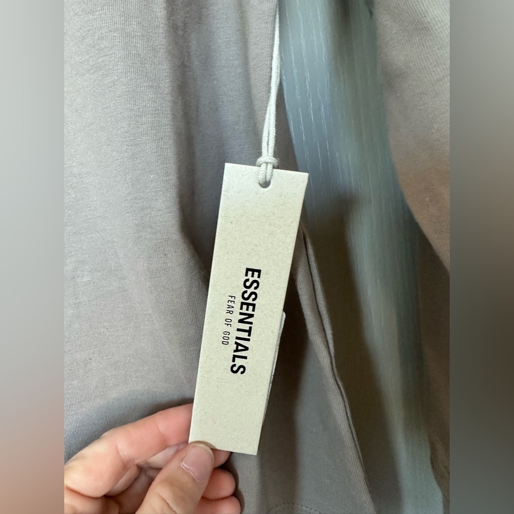 Fear of God Essentials Desert Taupe Logo Long Sleeve Tee NWT XXS - Picture 4 of 10